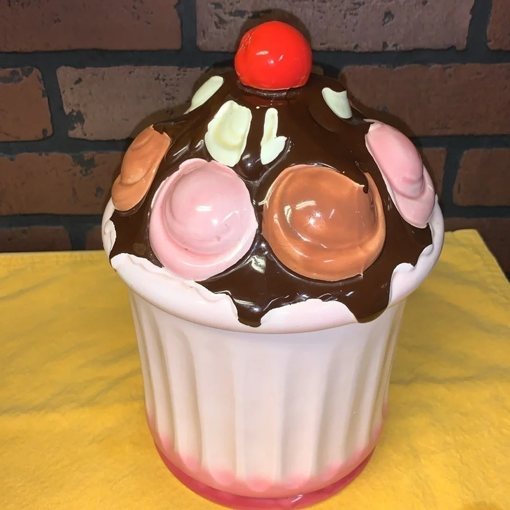 1979 Vintage Ceramic Hand Painted Cookie Jar Hot Fudge Sundae or Cupcake Dessert - Picture 13 of 13